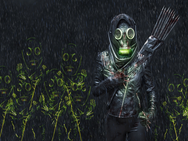 Девушка со стрелами в газовой маске 