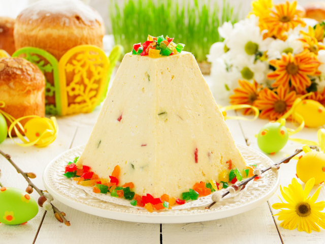 Красивый творожный кулич с цукатами на праздник Пасха