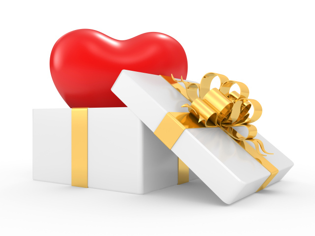 Белая подарочная коробка большим красным сердцем на белом фоне на 14 февраля