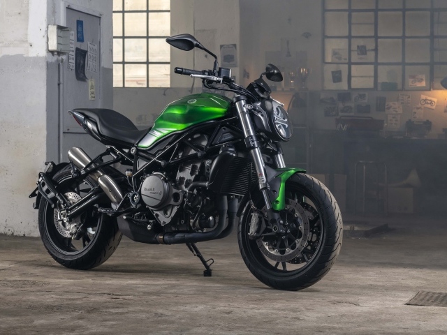 Мотоцикл Benelli 752S, 2019 года в гараже