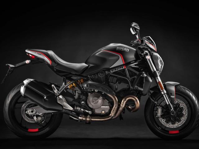 Мотоцикл Ducati Monster 821, 2019 года вид сбоку