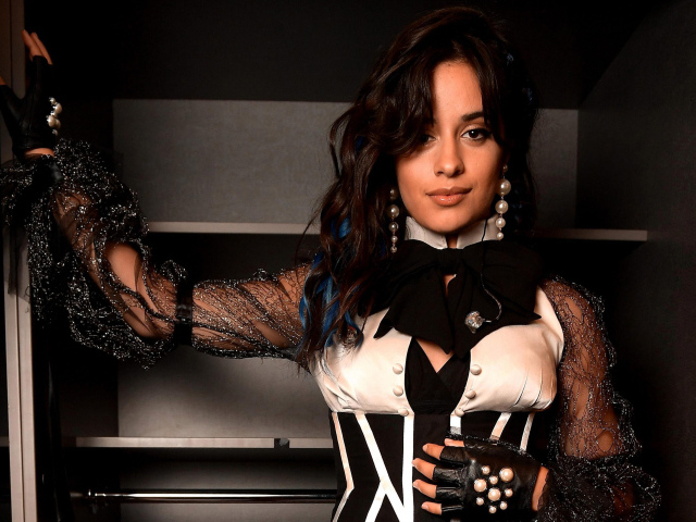 Популярная певица Камила Кабельо 