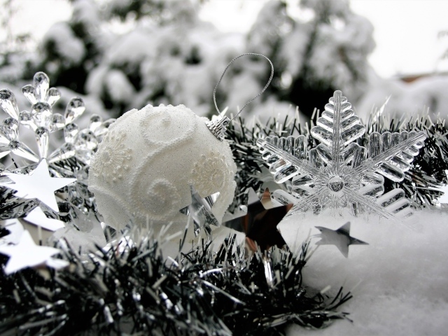 Красивые елочные украшение на Новый год 2020