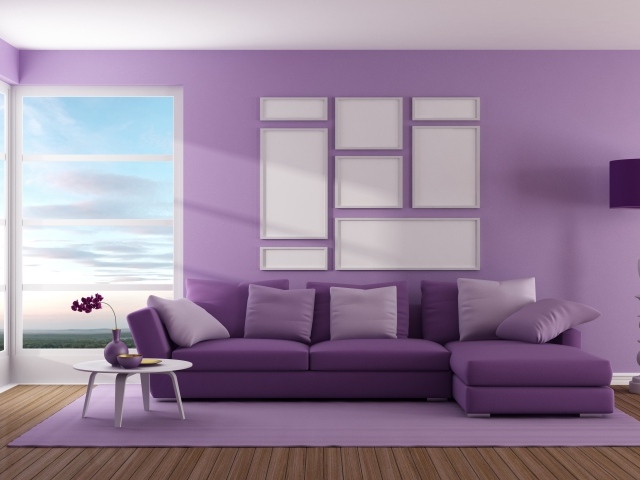 Гостиная комната с диваном у окна в фиолетовом цвете 