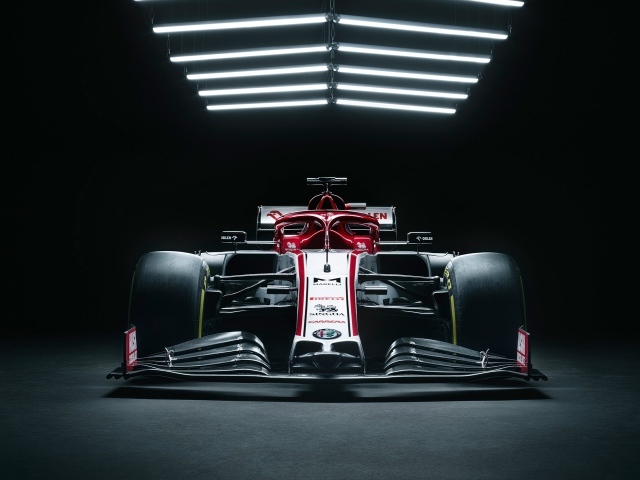 Гоночный автомобиль Alfa Romeo C39 2020 года 