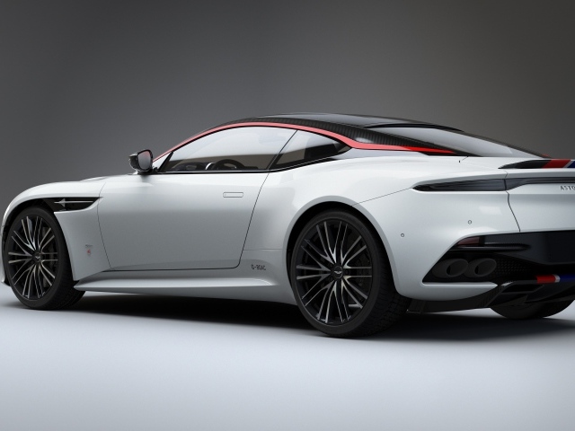 Автомобиль Aston Martin DBS Superleggera, 2019 года вид сзади