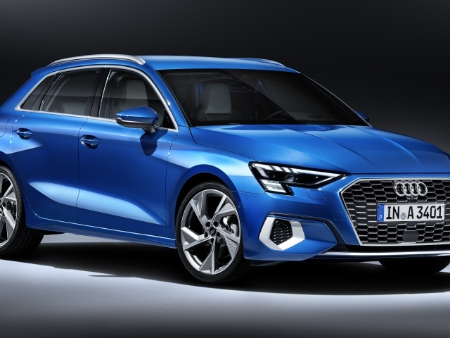 Автомобиль Audi A3 Sportback 35 TFSI 2020 года на сером фоне