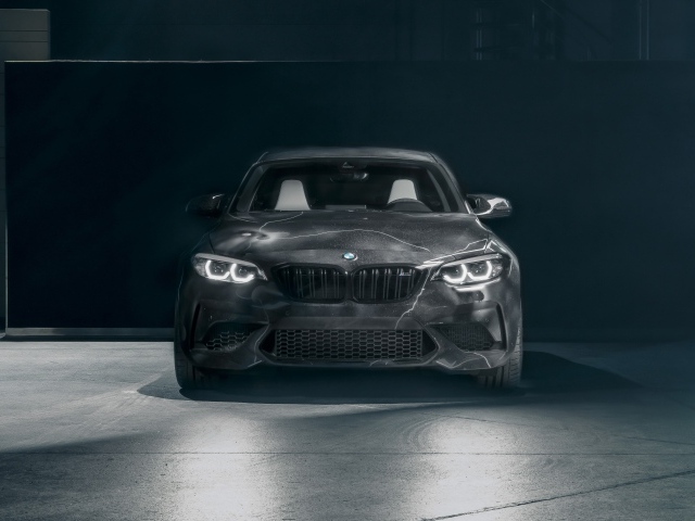 Автомобиль  BMW M2, 2020 года вид спереди