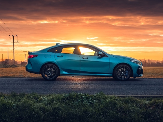 Автомобиль BMW 218i Gran Coupe M Sport 2020 года цвета аквамарин 