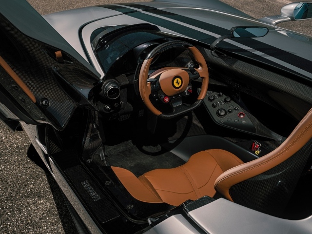 Салон автомобиля Ferrari Monza SP1 2020 года 
