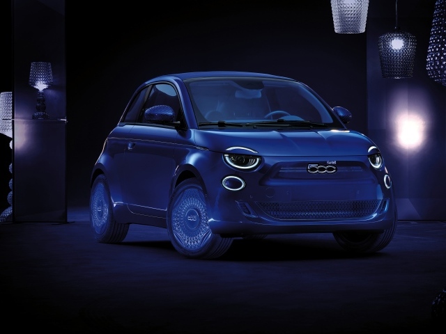 Миниатюрный автомобиль Fiat 500 Kartell 2020 года
