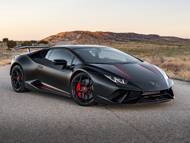 Черный спортивный  Lamborghini Huracan Performante 2020 года