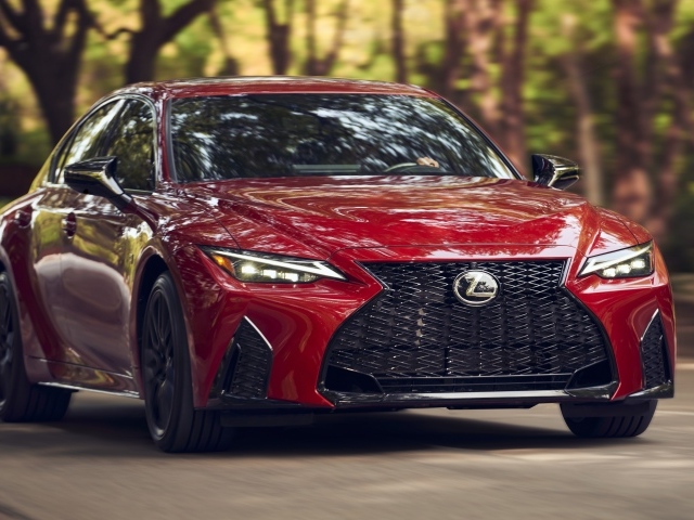 Красный автомобиль  Lexus IS 350 AWD F SPORT, 2021 года