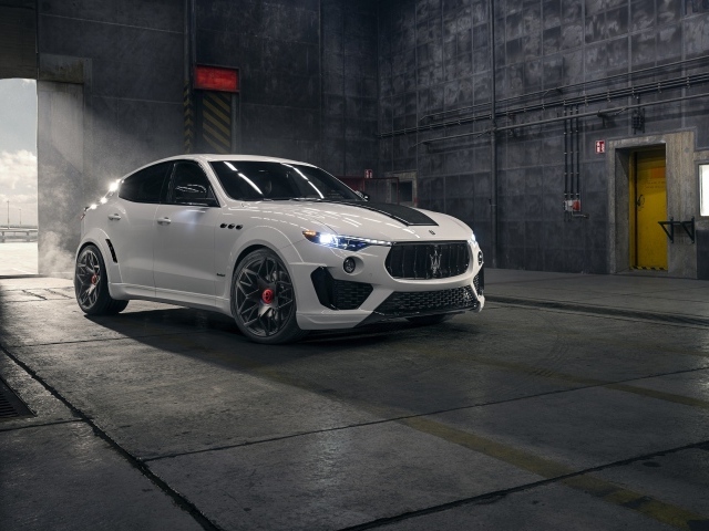 Автомобиль  Maserati Levante S Q4 GranSport Esteso V2 2020 года в ангаре