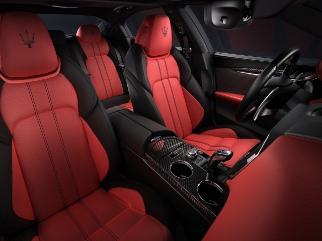 Красный кожаный салон Maserati Ghibli S Q4, 2020 года