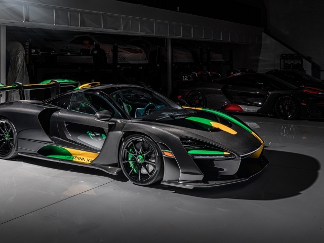 Спортивный автомобиль McLaren Senna XP, 2019 года в гараже