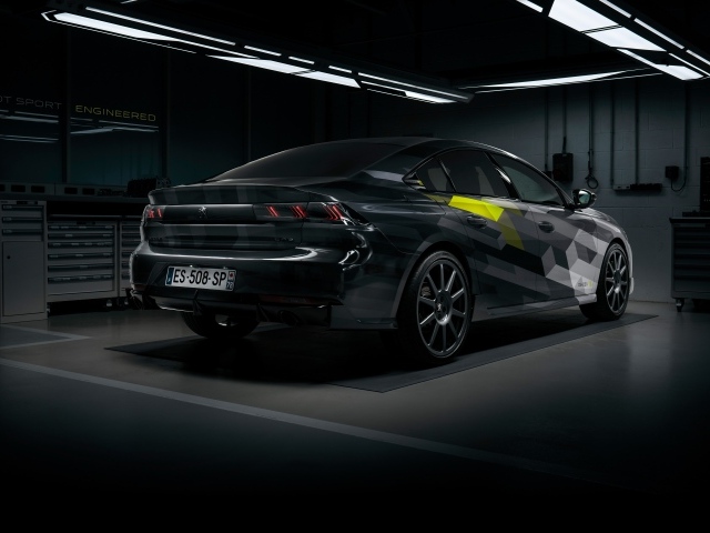 Автомобиль Peugeot 508, 2020 года в гараже