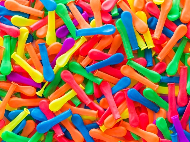 Разноцветные надувные шарики крупным планом