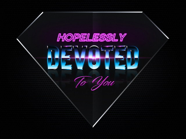 Надпись на английском Devoted to you Hopeless на черном фоне