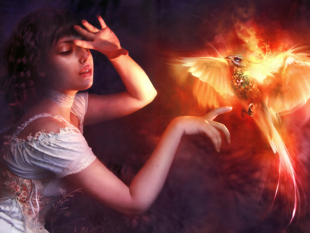 Красивая девушка с мифической птицей феникс