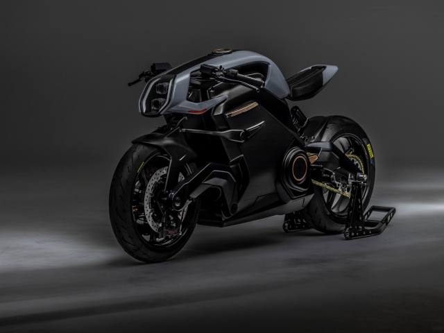 Черный мотоцикл ARC Vector 2021 года на сером фоне