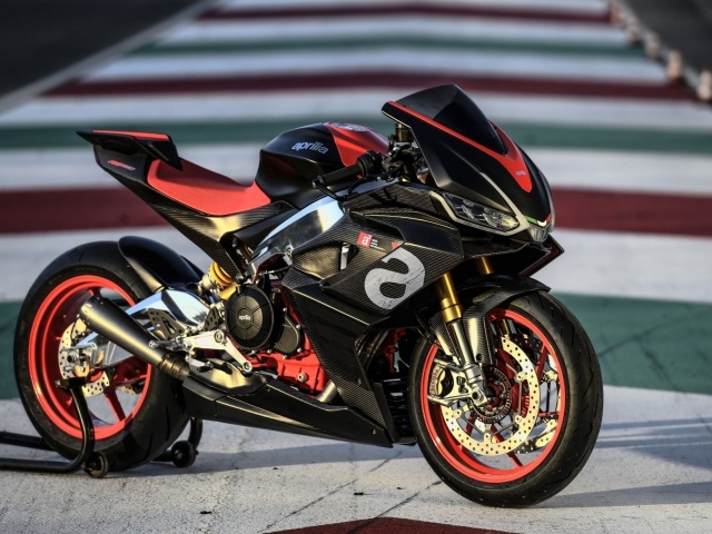 Спортивный мотоцикл Aprilia RS 660 2020 года