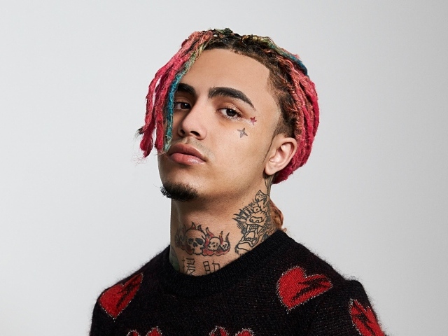 Молодой американский рэп исполнитель Lil Pump с татуировками на теле
