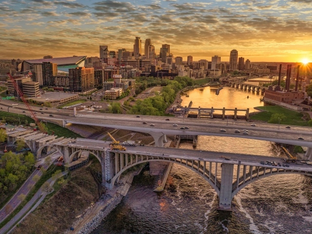 Вид город Сент- Пол закате солнца, штат Мин нанесота. США