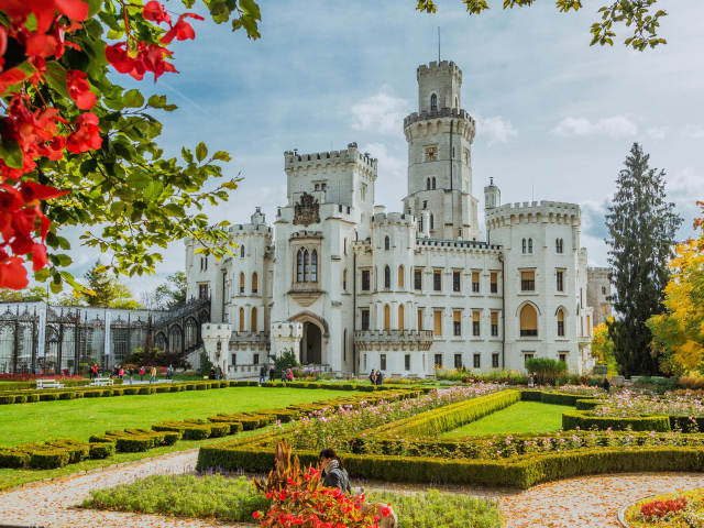 Красивый замок Глубока-над-Влтавой,  Чехия