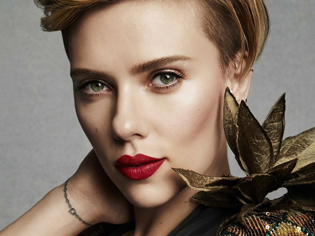 Актриса Скарлетт Йоханссон лицо крупным планом