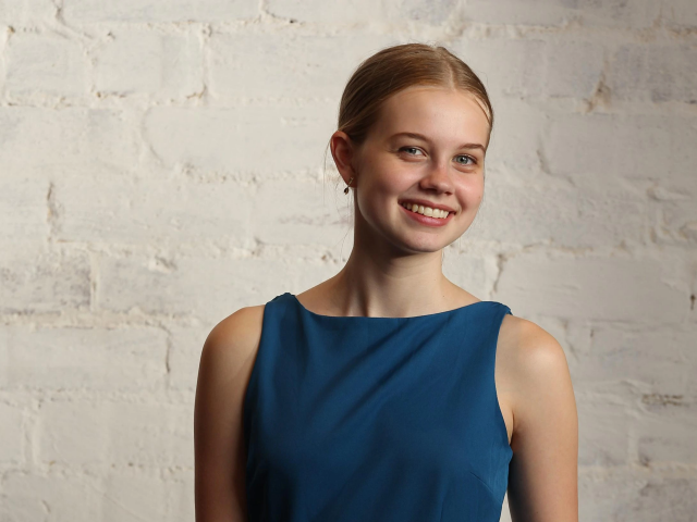 Австралийская актриса Ангури Райс с очаровательной улыбкой