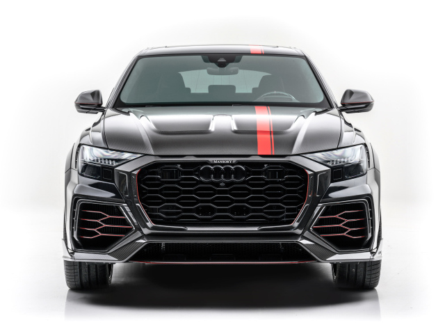 Автомобиль Audi RS Q8 2020 года вид спереди на белом фоне