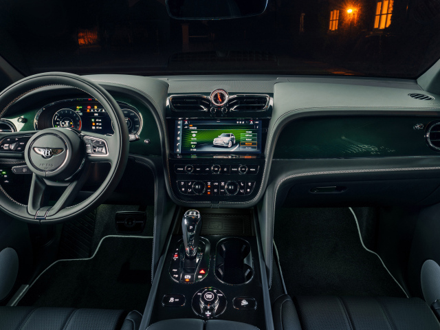 Салон автомобиля Bentley Mulliner Bentayga Hybrid 2021 года