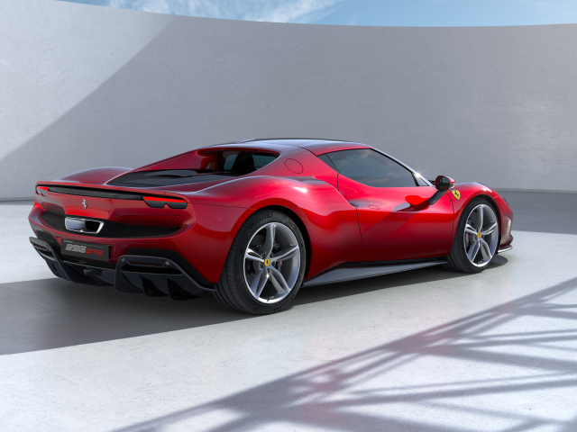 Спортивный Ferrari 296 GTB 2022 года вид сзади