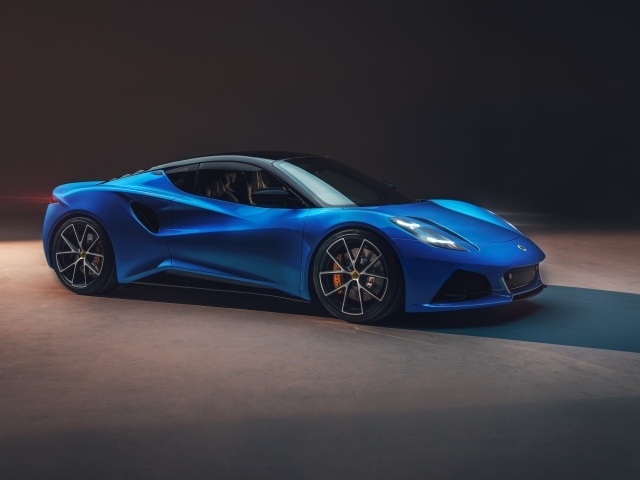Быстрый автомобиль Lotus Emira First Edition 2021 года