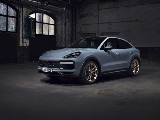 Кроссовер Porsche Cayenne Turbo GT 2021 года