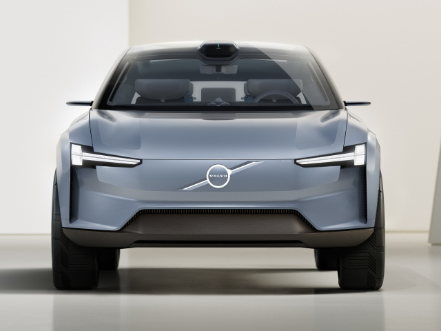 Автомобиль Volvo Concept Recharge 2021 года вид спереди