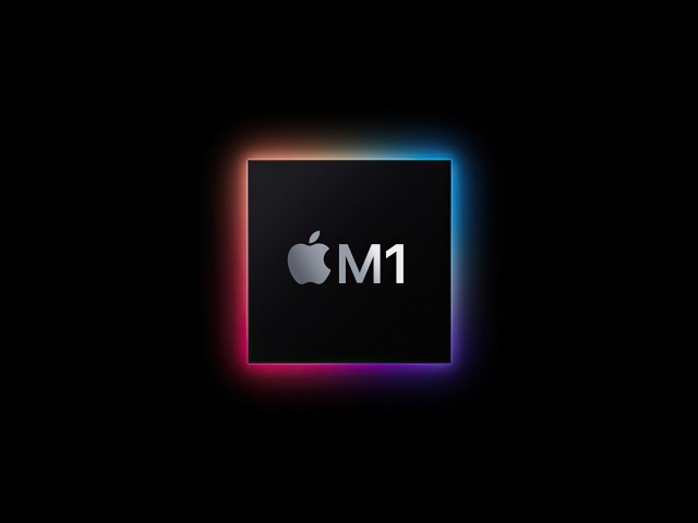 Новый  Apple M1 чип на черном фоне