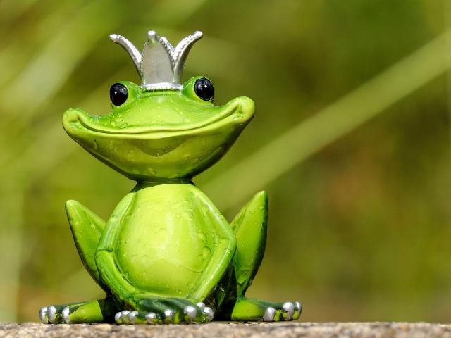 Статуэтка зеленой царевны лягушки 