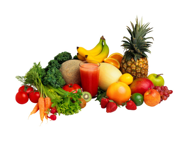 Аппетитные свежие фрукты, овощи и зелень на белом фоне