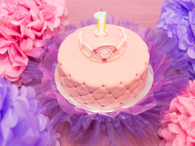 Красивый розовый торт на день рождения 1 год