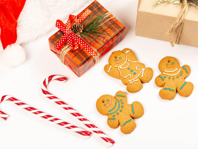 Печенье, подарок и конфеты на Рождество 