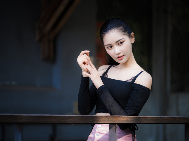 Красивая девушка азиатка балерина
