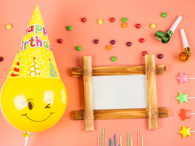 Рамка, конфеты и воздушный шар,шаблон открытки на день рождения 