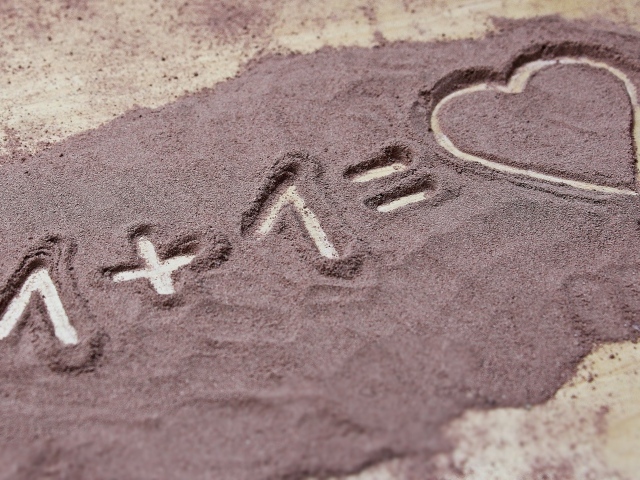 Два человека равняется любовь 