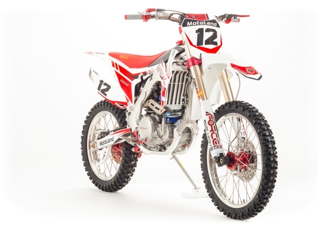 Мотоцикл КРОСС 250 WRX250 NC на белом фоне