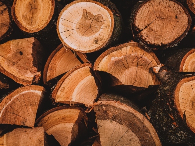 Рубленные дрова крупным планом