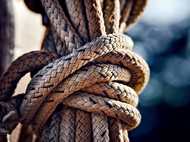Большой морской узел из каната 