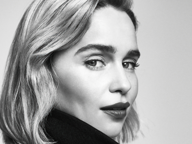 Девушка с красивыми глазами, актриса Эмилия Кларк