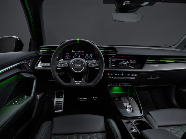 Кожаный салон автомобиля Audi RS 3 Sedan 2021 года